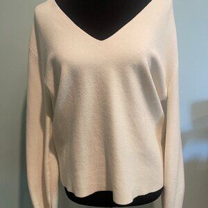 Women's H&M White Sweater